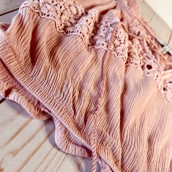 Pink Ruffled Crop Top✨ - Picture 8 of 9